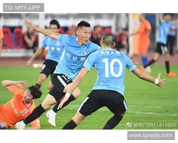 北京中赫国安迎战大连一方争夺中超积分榜重要位置的激烈对决 北京中赫国安迎战大连一方争夺中超积分榜重要位置的激烈对决