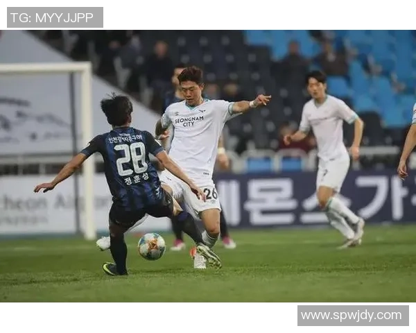 韩足总联赛精彩对决水原三星迎战济州联全力争胜 韩足总联赛精彩对决水原三星迎战济州联全力争胜