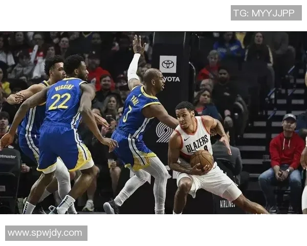 2017年勇士季后赛首战精彩回顾与开拓者的激烈对决分析